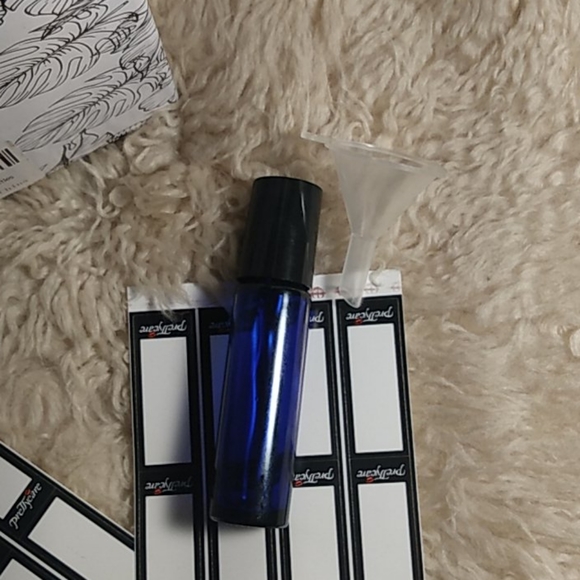 Essential oil Roller Bottles - Picture 4 of 8